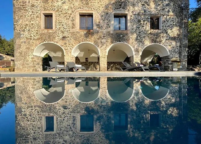Mas Puig De Baix With Private Pool And Gardens