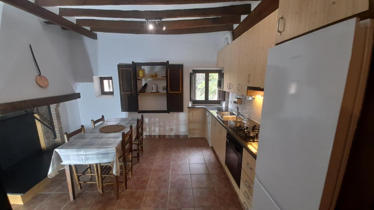 Mas Puig De Baix With Private Pool And Gardens Ferienhaus