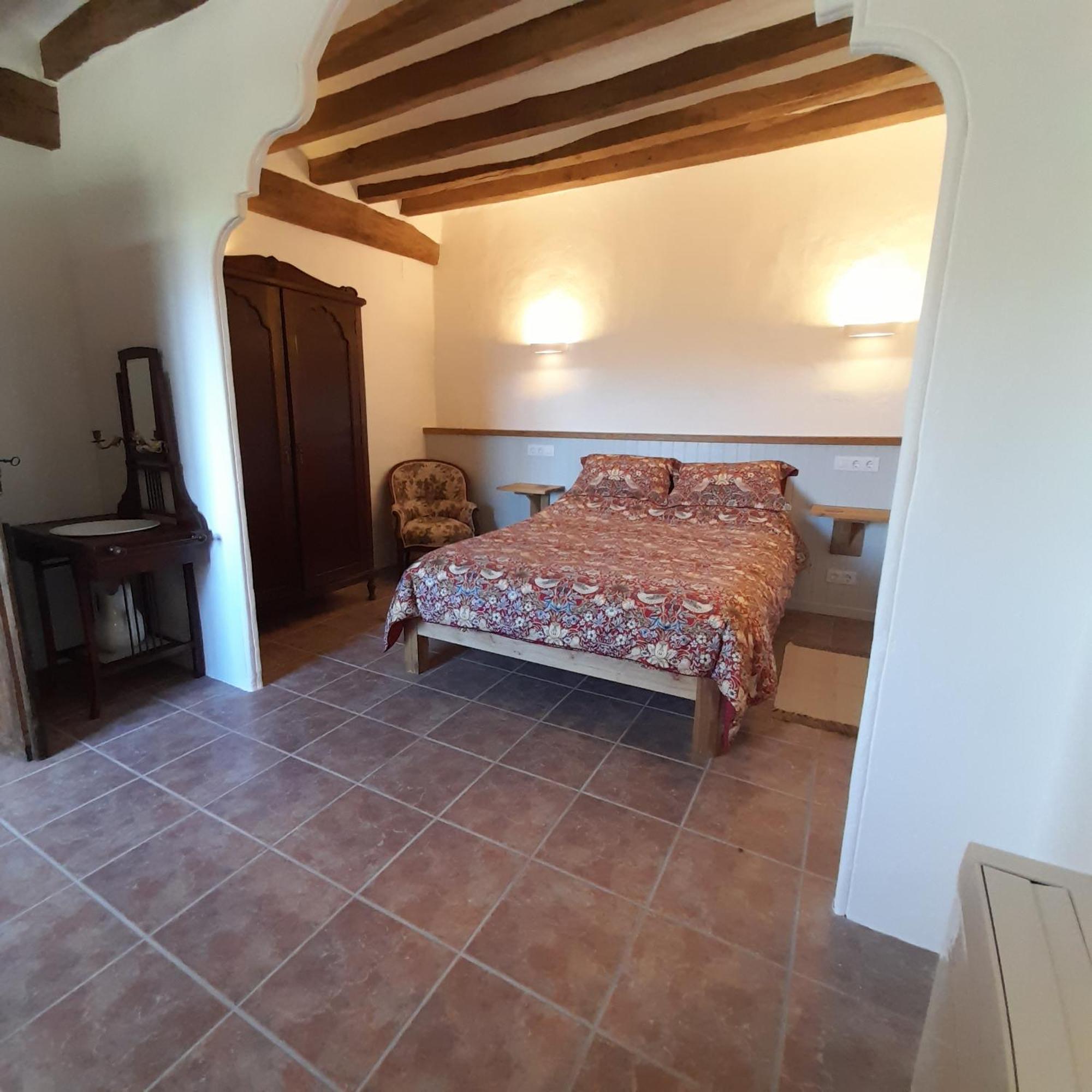 Mas Puig De Baix With Private Pool And Gardens Ferienhaus