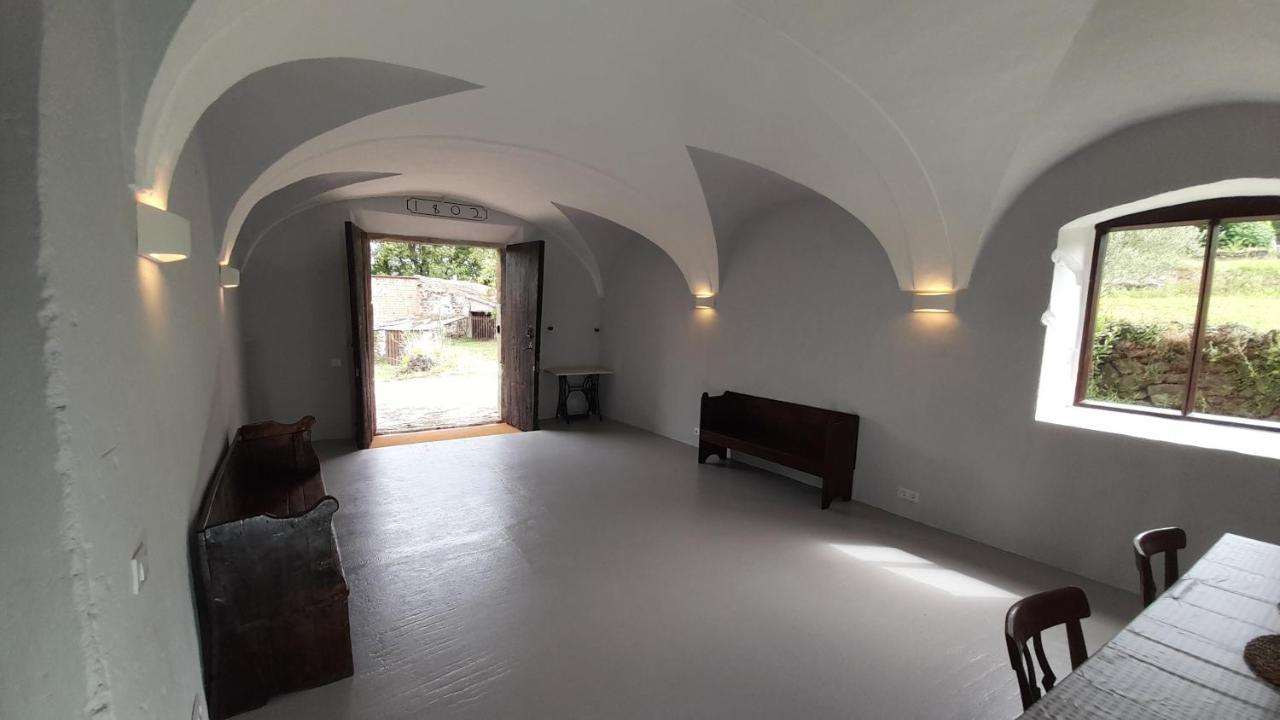 Mas Puig De Baix With Private Pool And Gardens Olot